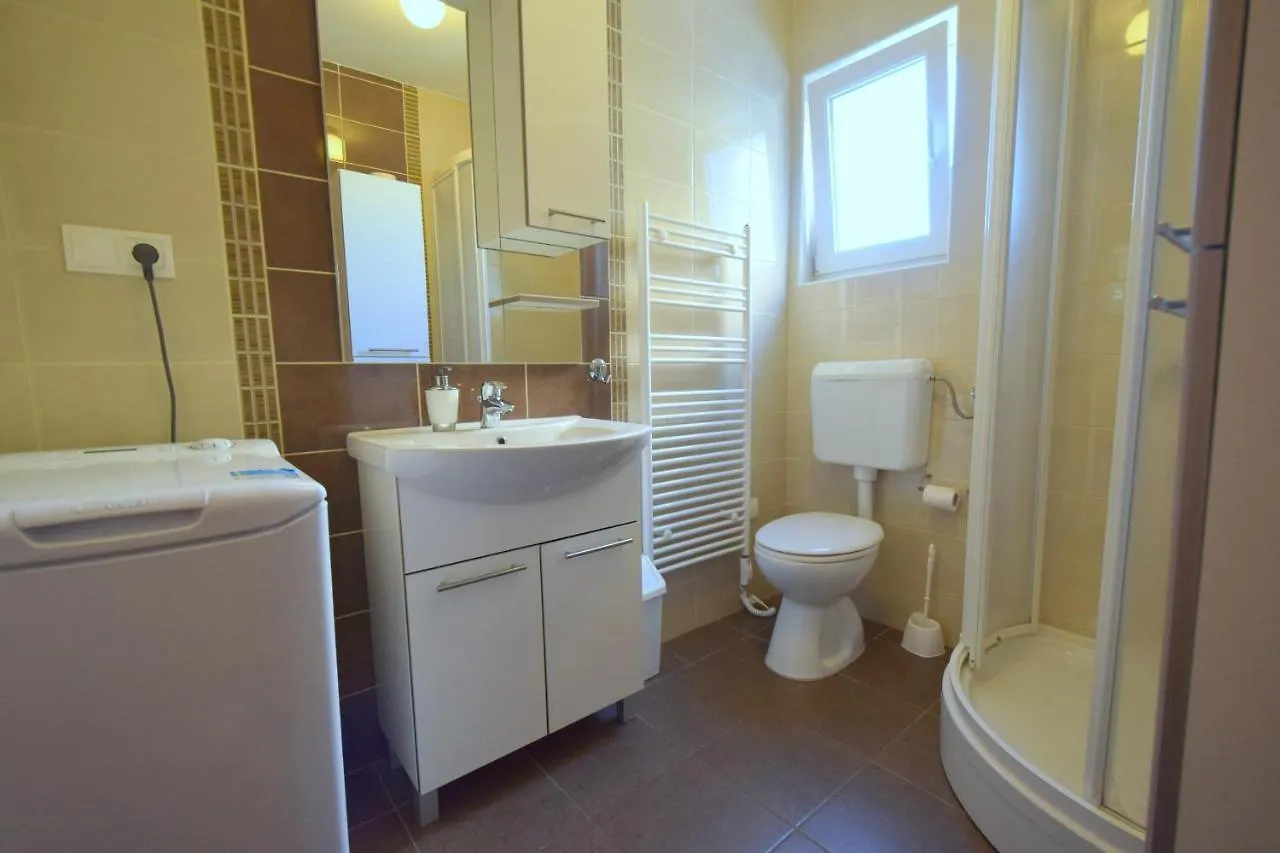 Apartments Marjolovic Njivice